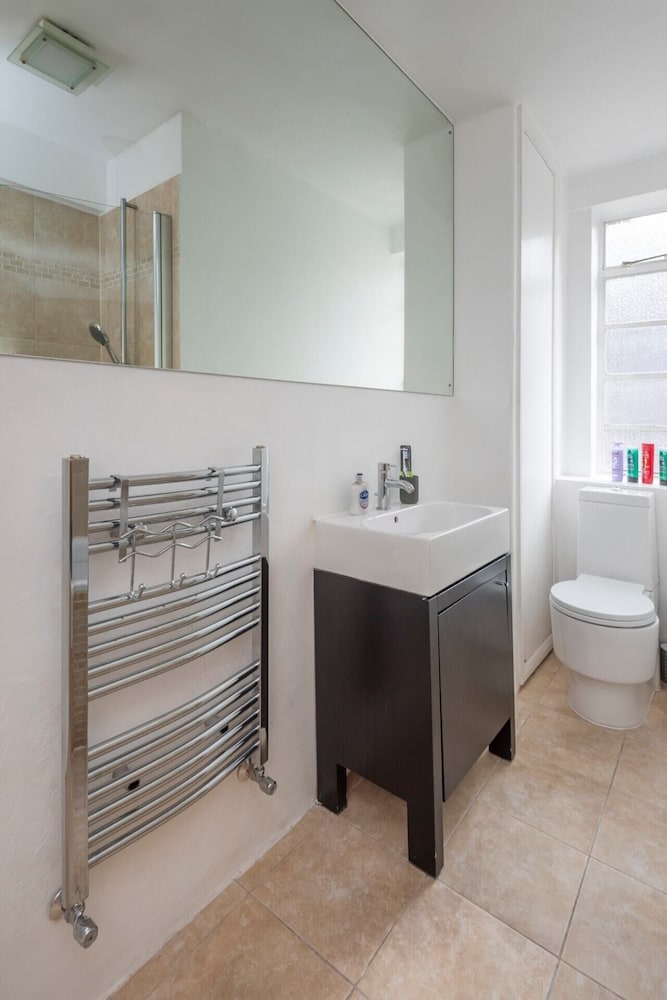 Unique 1-bed Apartment in Vibrant Balham