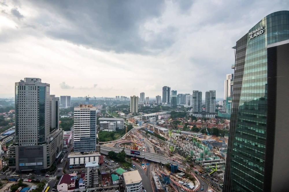 High Floor Suasana Suites 5 in JB City With Wifi