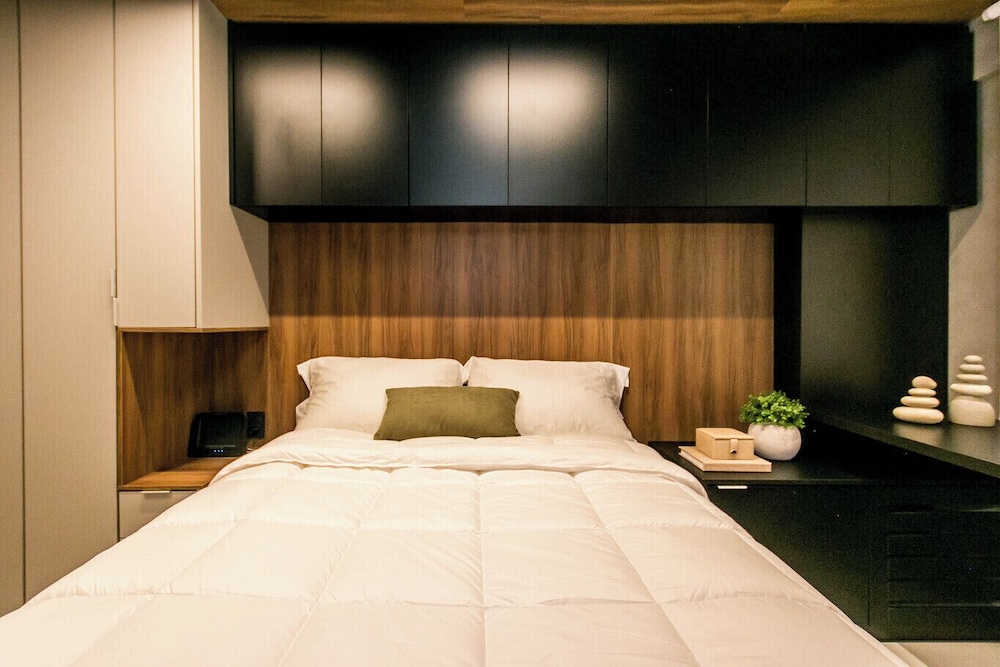 Apartamento Climatizado com Garagem em Alphaville