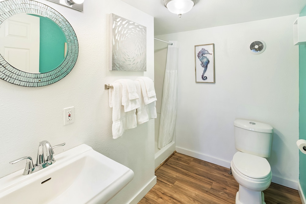 Moolack Shores Inn