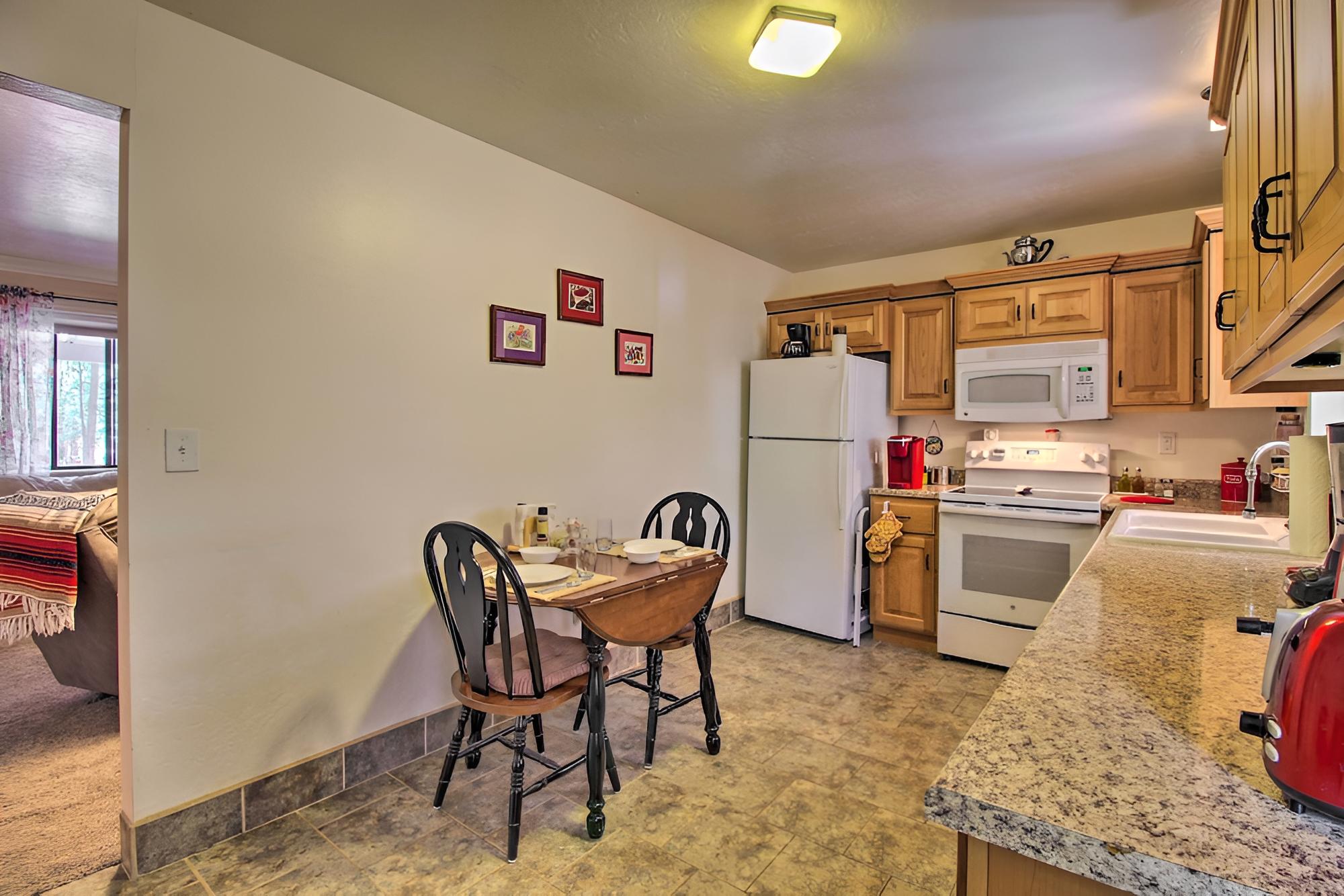 Quaint Show Low Cabin w/ 2 Decks & Gas Grill! view 5