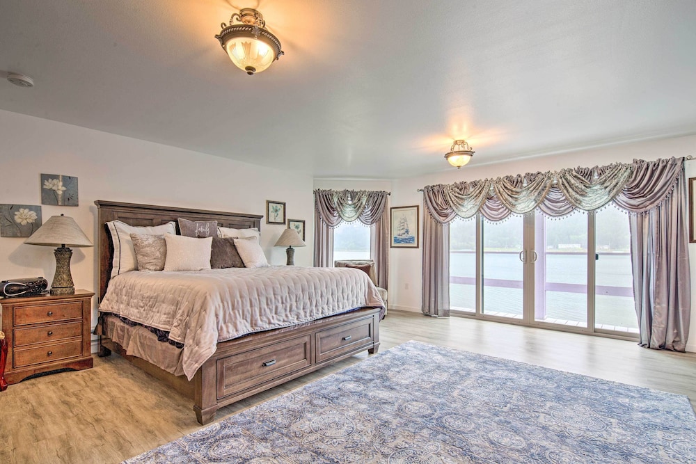 Juneau Vacations - Waterfront House w/ Glacial Views - Near Downtown! - Property Image 18