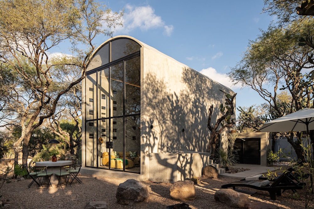 CASA DOM by HOLT
