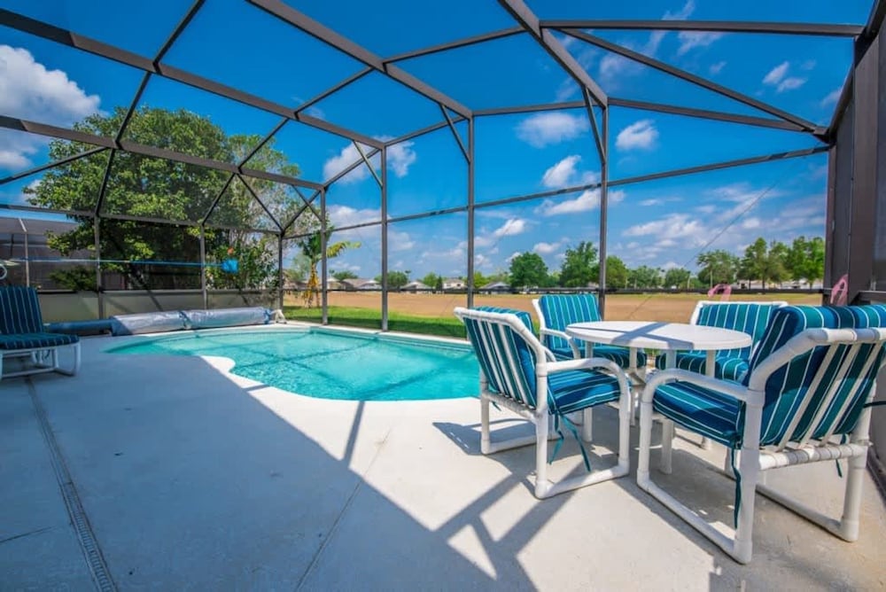 Villa Near Disney 4 Bd 3 Bt With Private Pool Quiet Comminuty