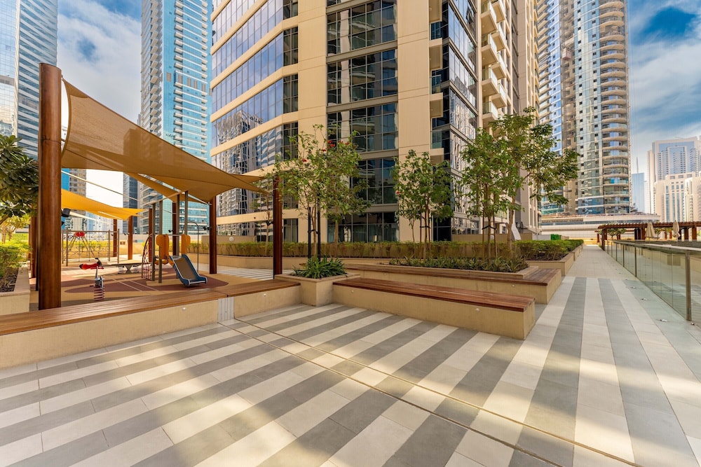 Maison Privee - Classy Apt w/ Terrace & Direct Burj Khalifa Views