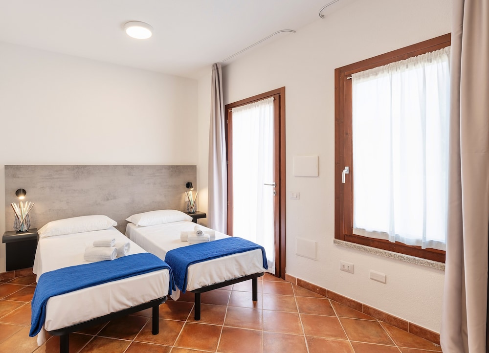 Residence with pool in Isola Rossa photo 4