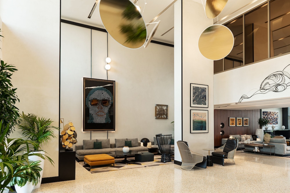 Th8 Palm Dubai Beach Resort, Vignette Collection by IHG