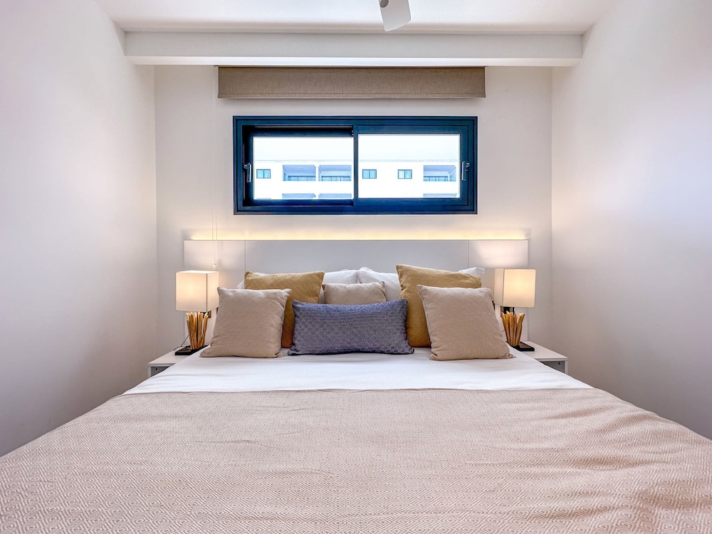 Luxury 3 Bedroom Apartment at the Beach