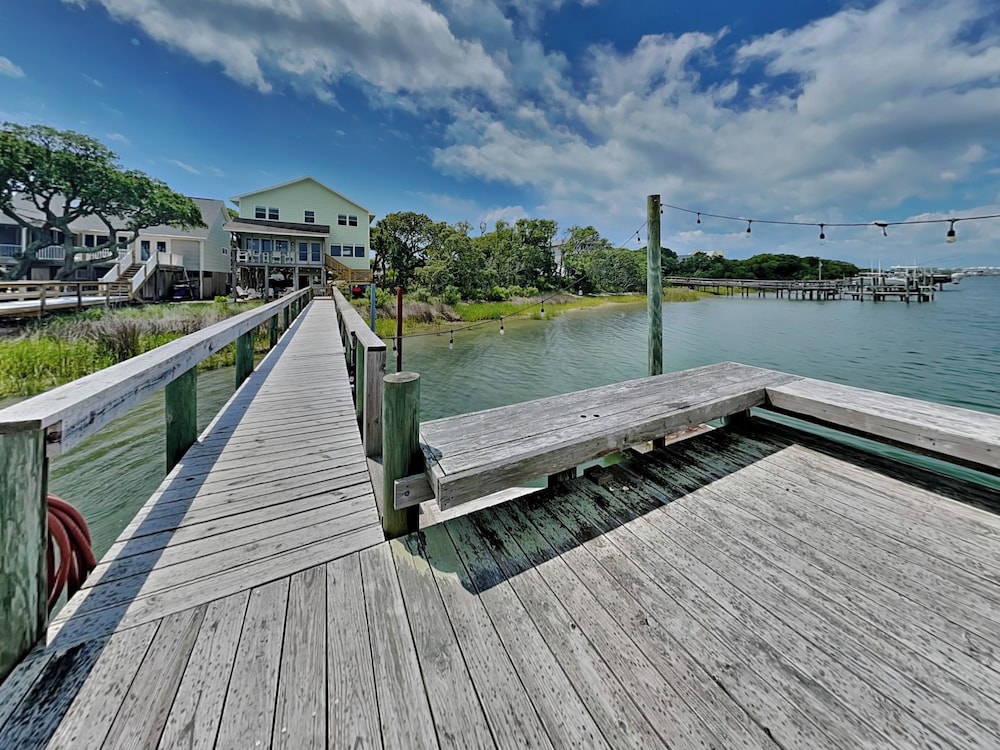 The Hydeaway by Topsail Realty