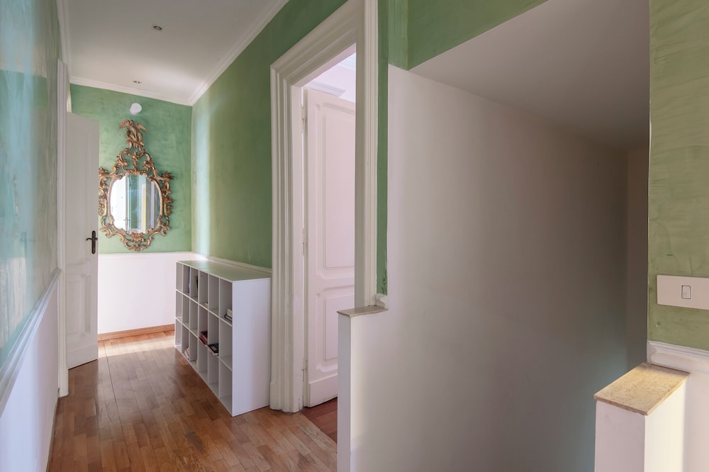 Vatican Luxury Three Bedroom Apartment photo 2