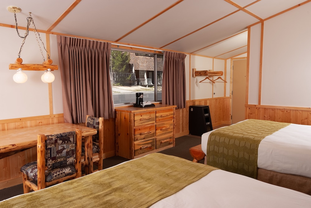Canyon Lodge & Cabins - Inside the Park