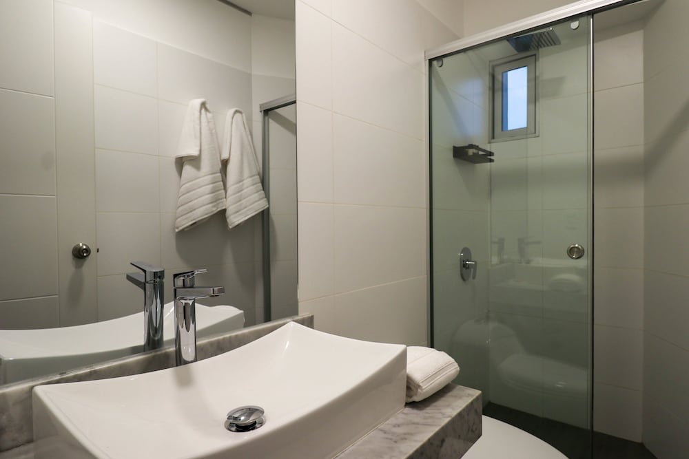 w Glorious 2BR w Balcony in San Isidro