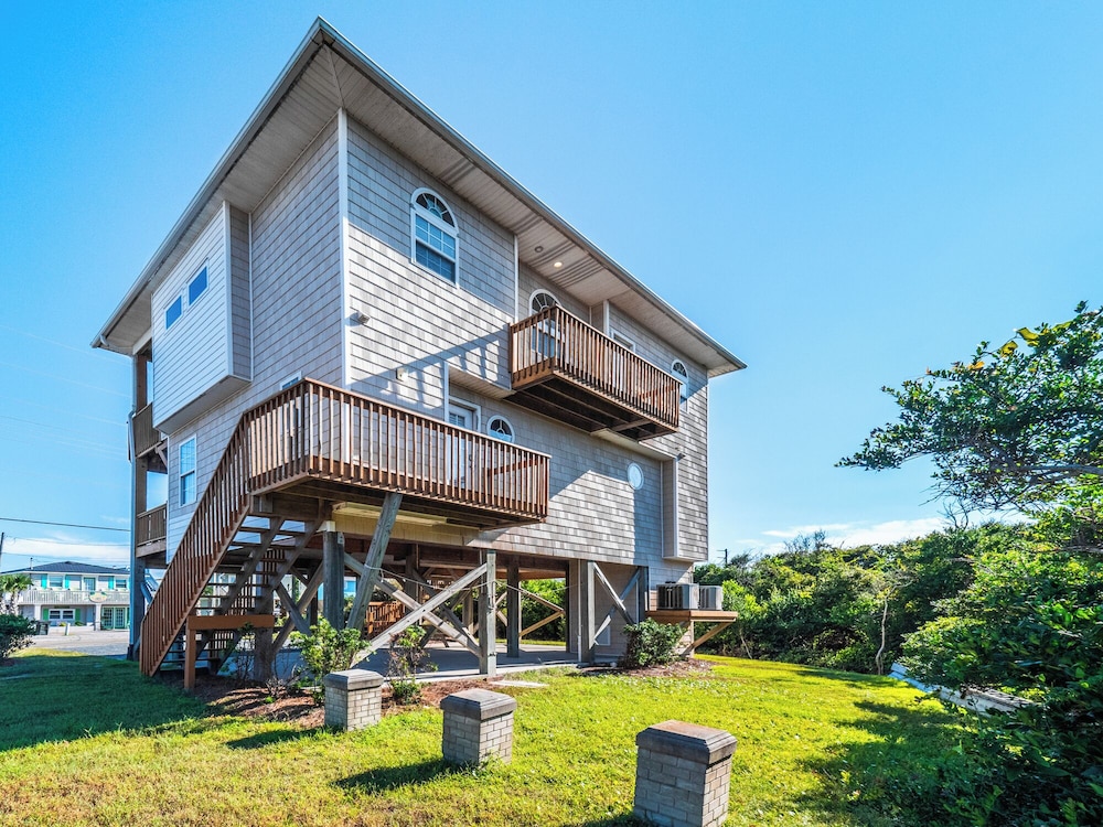 Callalily by Topsail Realty