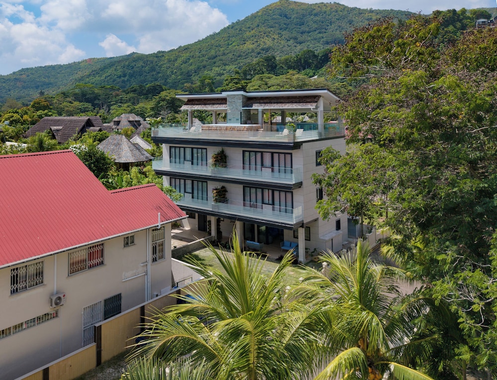 Joan Eco Relais