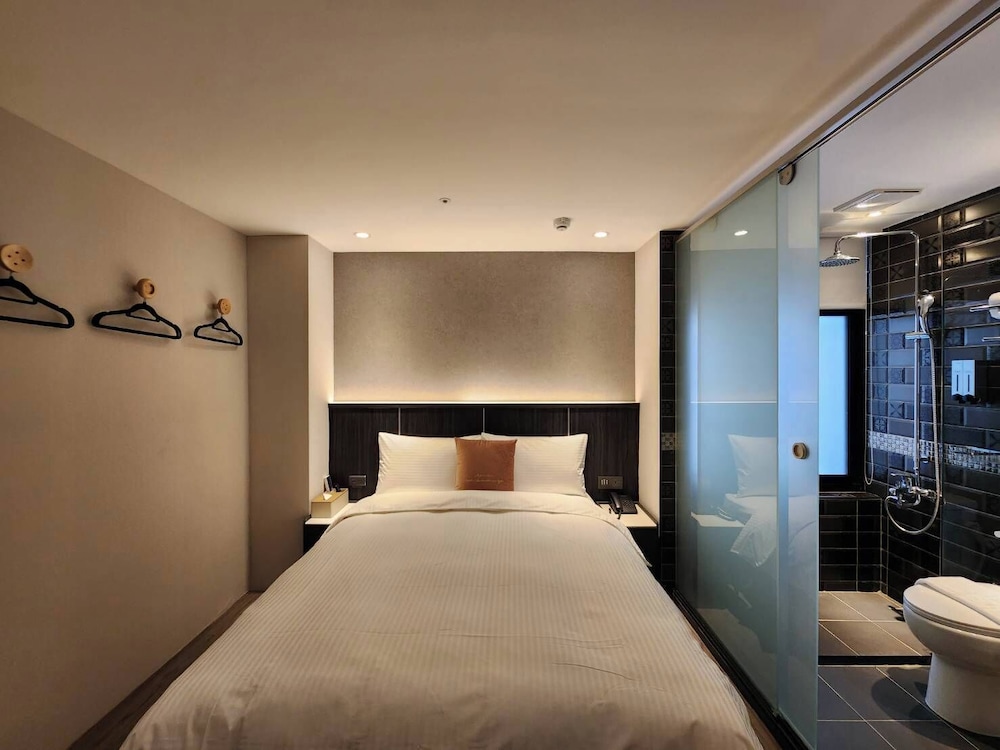 Fun Stay Inn Ximen