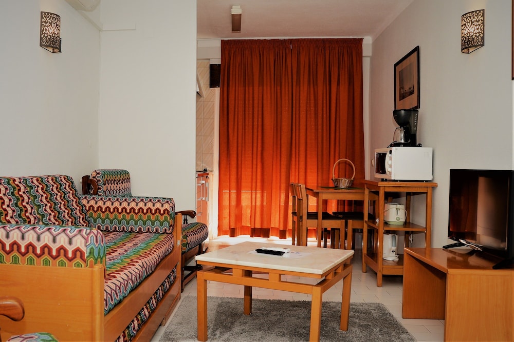 Apartamentos Lindomar