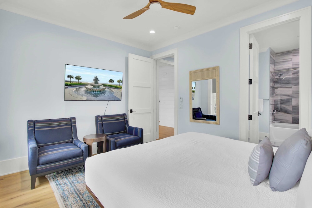 7 Beachwood East by Avantstay Steps to the Beach Ocean Views, Hot Tub, 7bdr