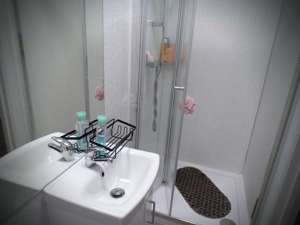 Apartmentsleeps4-west Kensington-petsok-parking