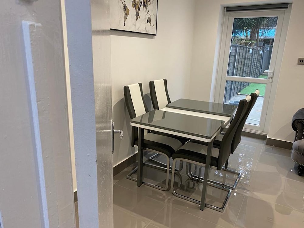 Modern Executive 2-bed Apartment in London