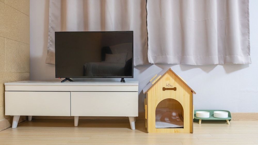 Pocheo Welcome Paw and Meow Pet Pension