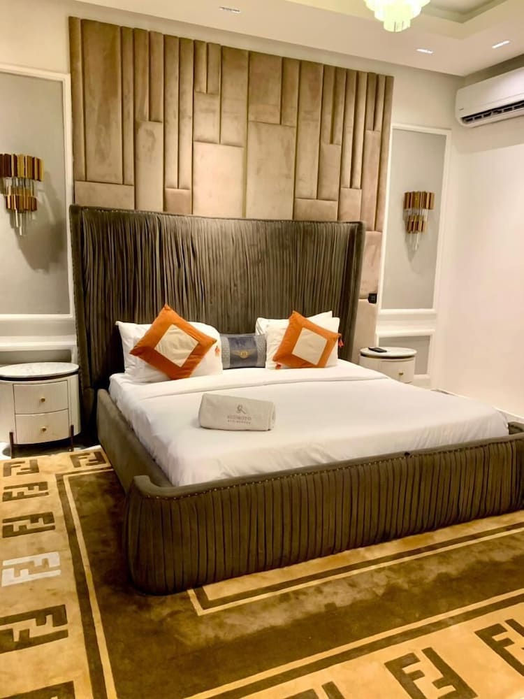 Sujimoto Serviced Apartments