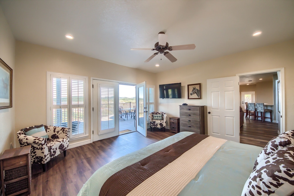 Cypress Ridge Cl 1181 5 Bedroom Home by RedAwning view 5