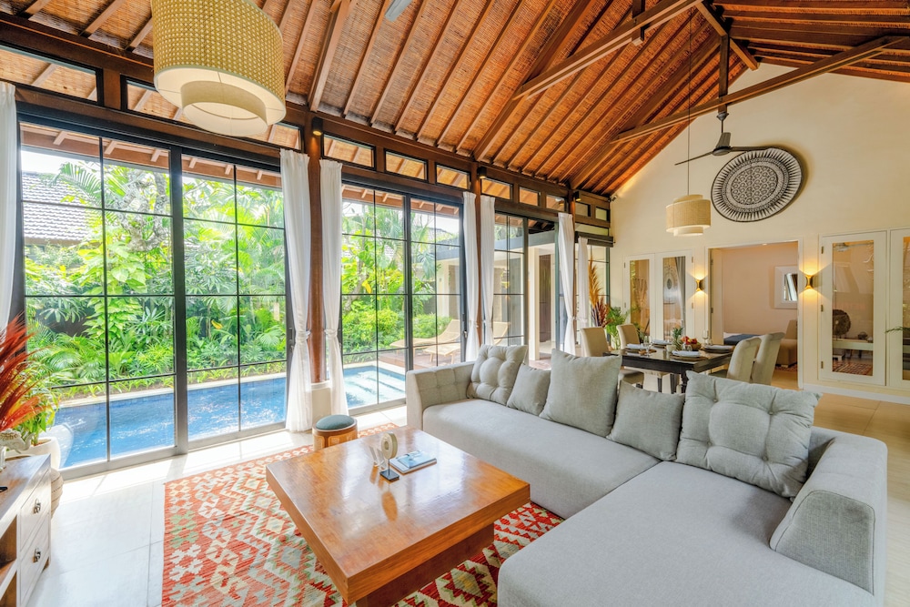 Villa Boholuma by Pertama Management