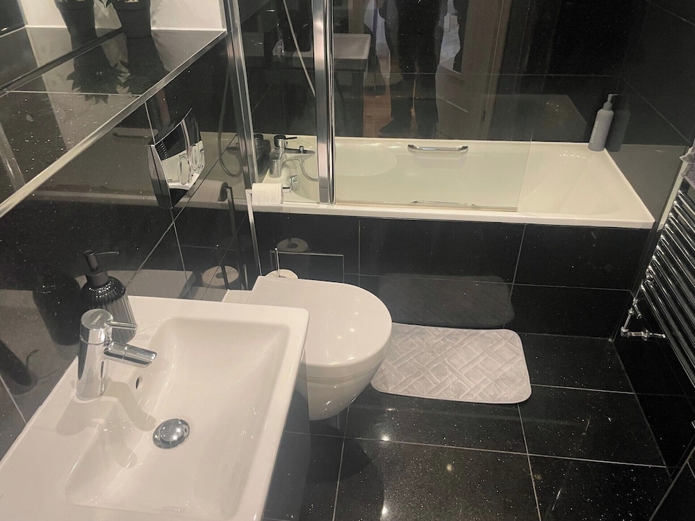 1bed Apartment on High Street, Central Croydon
