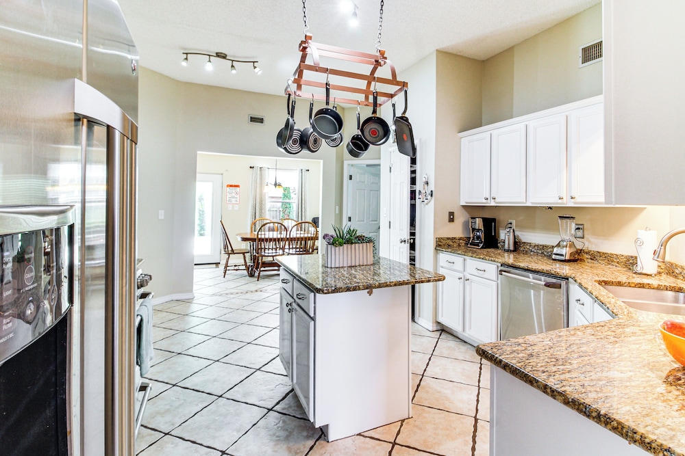 Outdoor Oasis: Group Getaway in Pensacola!