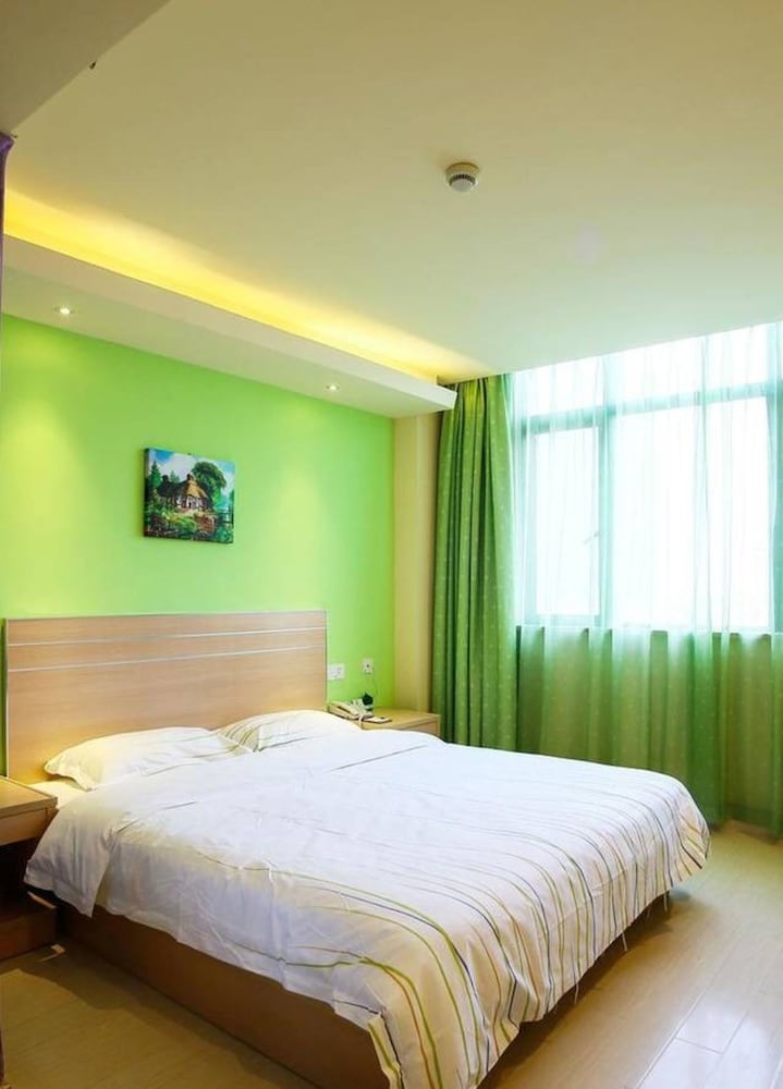 Heng 8 Hotel Tonglu South Yingchun Road view 4
