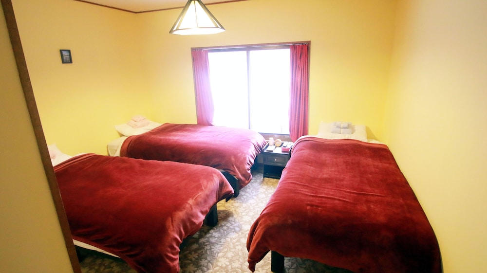 Lodge Q Hotel