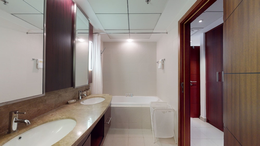 Lux BnB 3BDR Burj Khalifa & Pool Views
