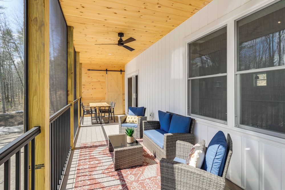 Walk to Beach & Sebago Lake: Luxe Family Getaway!