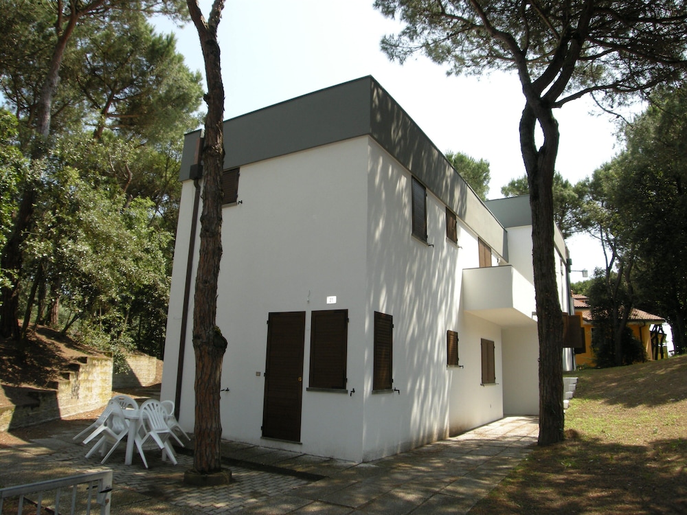 Modern 2 Bedroom Flat Near Rosolina Mare Beach