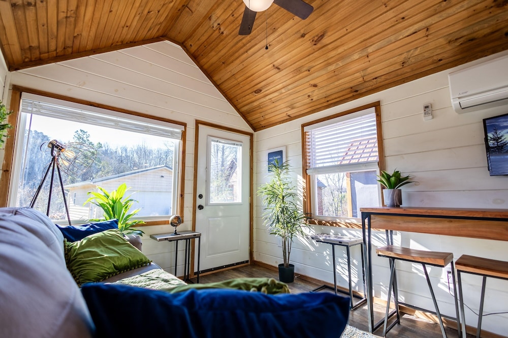 Sojourn Lodging