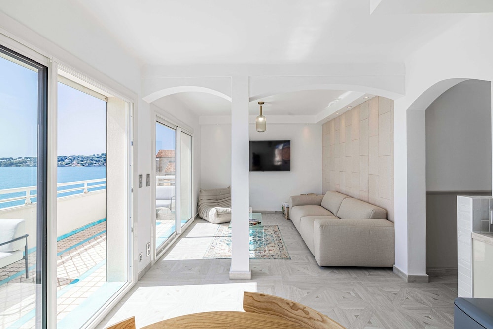 Sublime Appt - 2bd/4p - Terrace sea View - Antibes