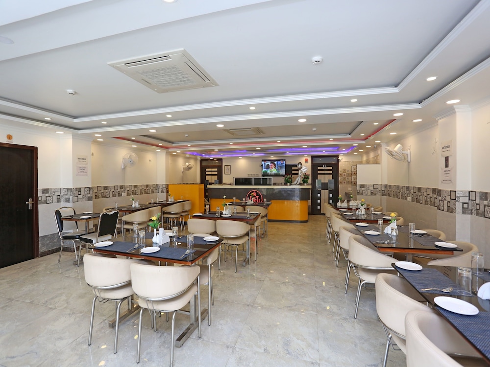 OYO 11306 SS Hotel