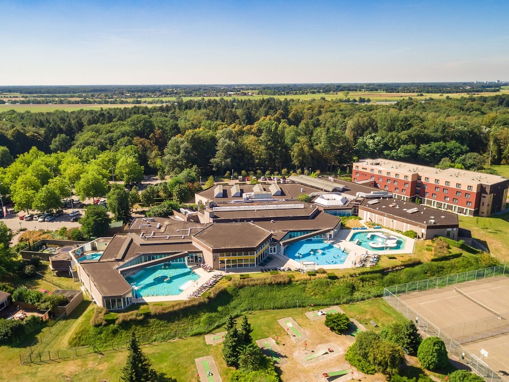 Lodge by the Lake in Arcen With Water Terrace