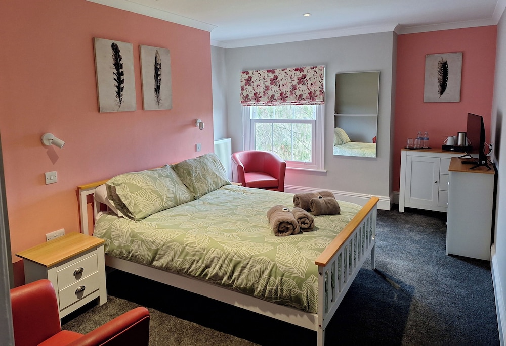 Room-comfortable Guest Room With a Bath