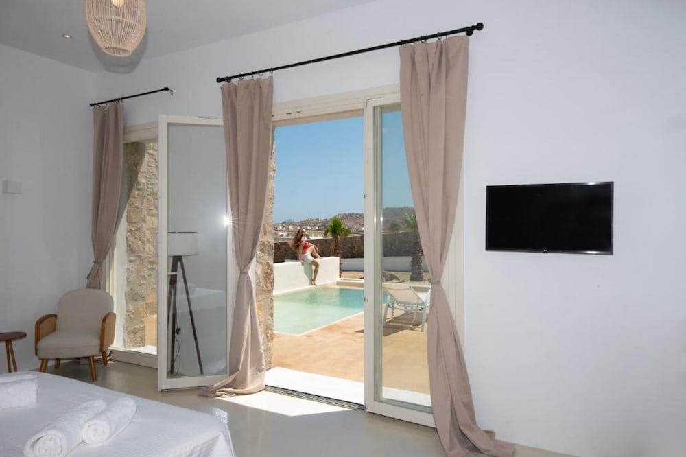 Adyton Luxury Suites Mykonos Private Pool Getaway