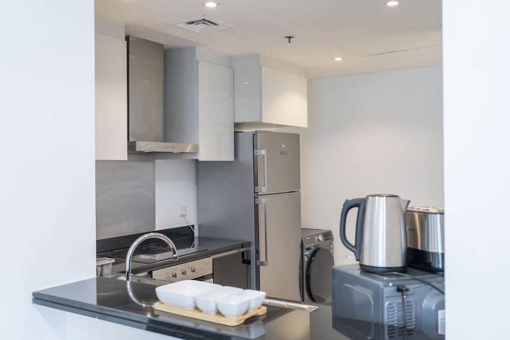 Marina Views and a 3 Bedroom Apartment in Dubai Marina