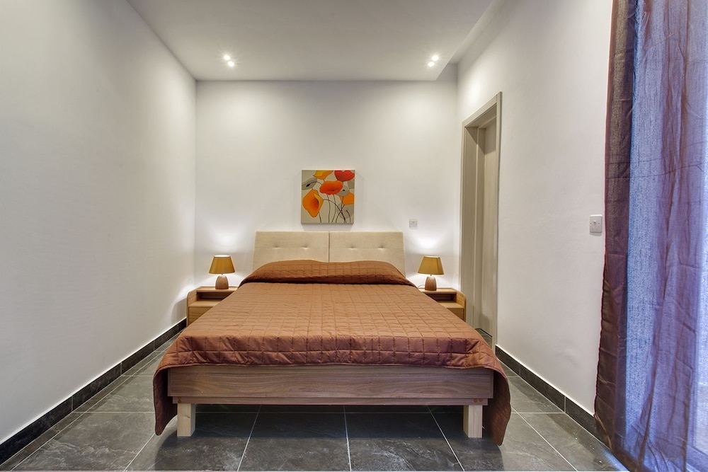 Deluxe Apartment in a Prime Location, Wifi view 4