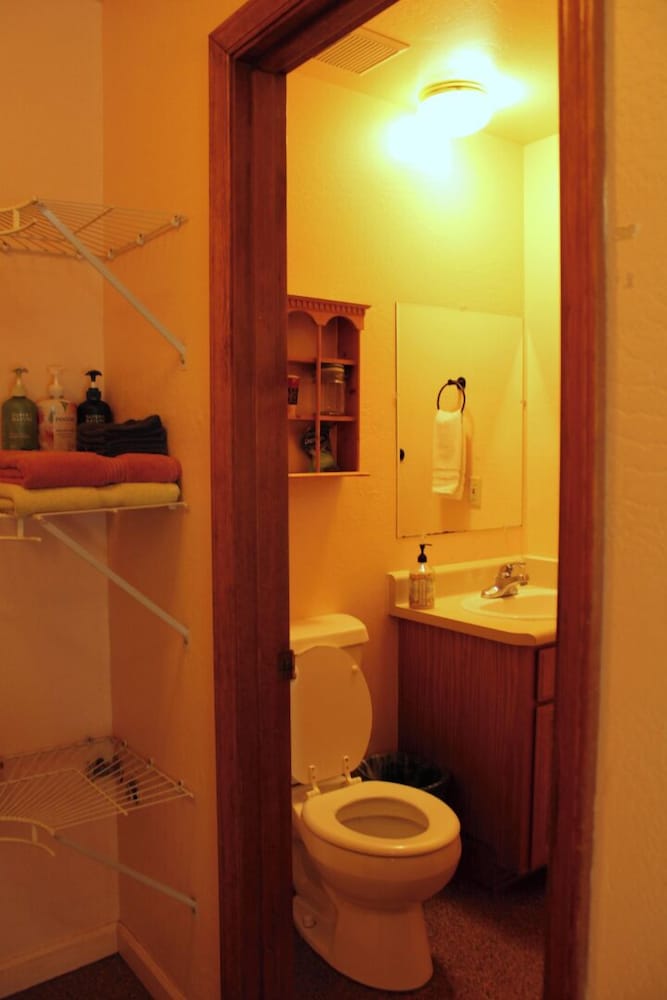 Ashland Vacations - Ashland Commons Hostel - Property Image 3