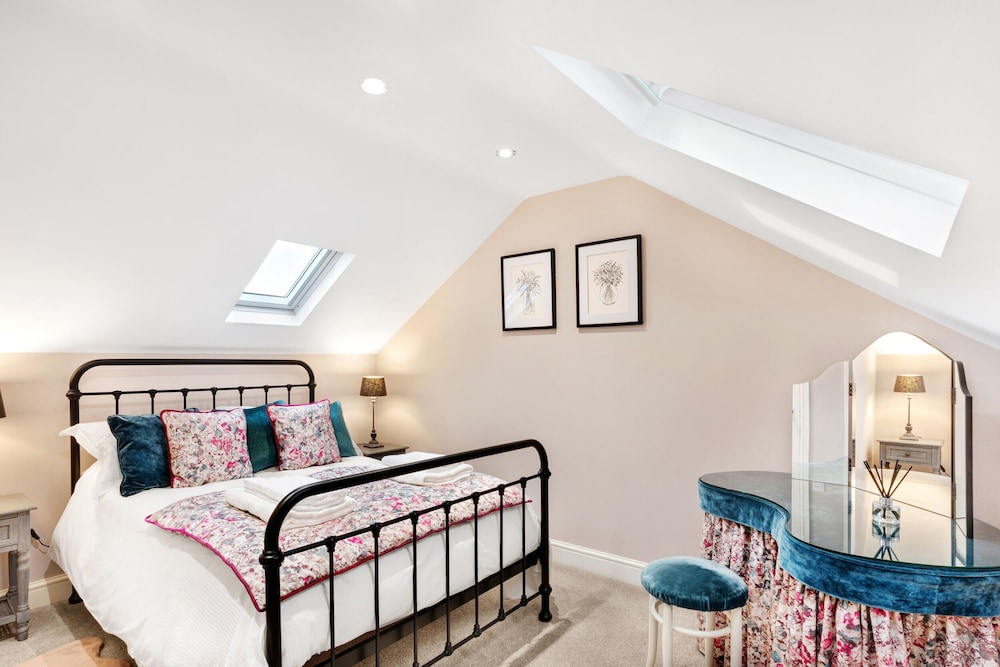 Thorncliffe House