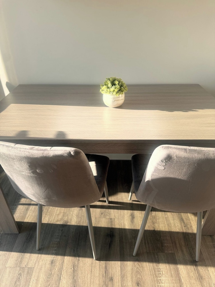 Coventry Chic City House - 3 Beds