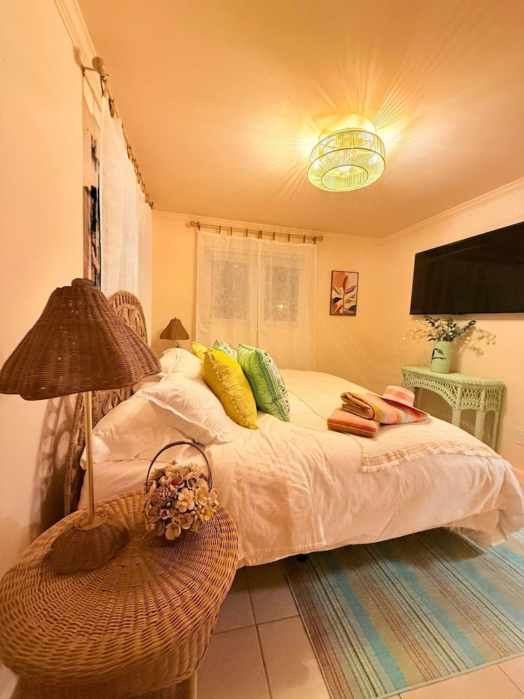 Brand New Coral Reef Suite Located in Paradise Island Estate