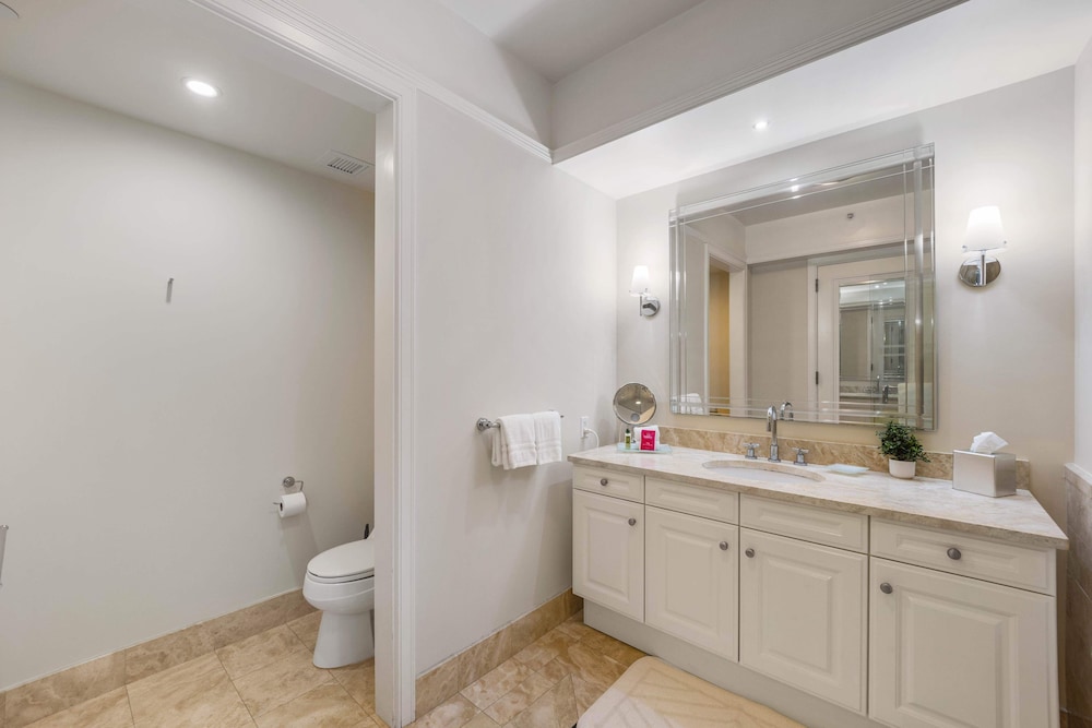 1435 Brickell Ave #3004