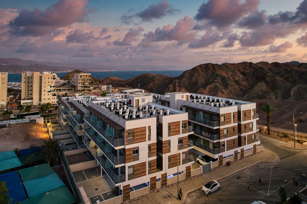 Red Canyon Garden Stay by Sea N' Rent