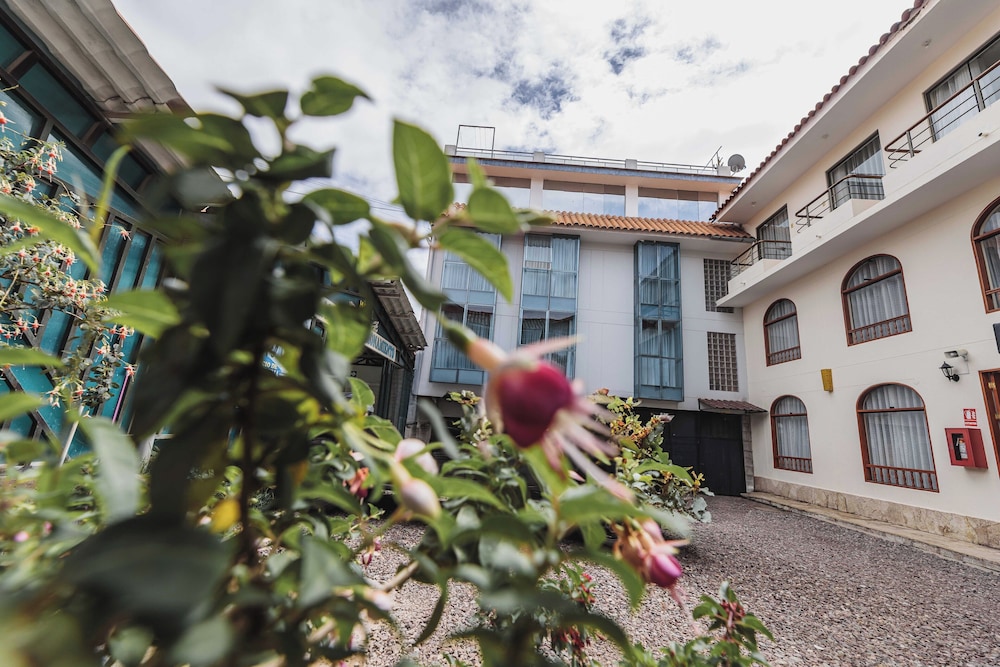 San Pedro Apartments