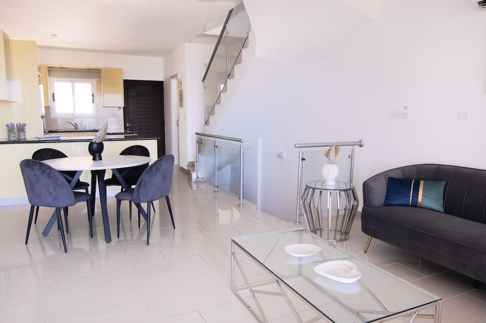 Phaedrus Living Beachfront Villa Riva